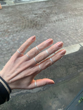 Carica l'immagine nel visualizzatore di Gallery, Minimal Capsule Silver nude