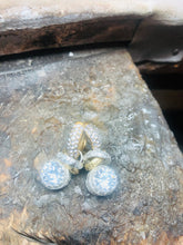 Carica l'immagine nel visualizzatore di Gallery, Orecchini cerchietti pave’