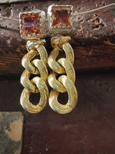 Carica l'immagine nel visualizzatore di Gallery, Orecchini Light&Chain