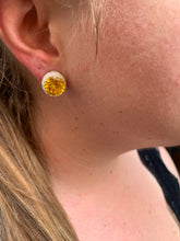 Carica l'immagine nel visualizzatore di Gallery, Orecchino Puntoluce Classico