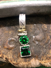 Carica l'immagine nel visualizzatore di Gallery, Ciondolo puntoluce doppio