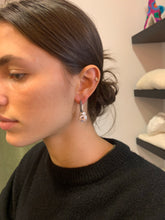 Carica l'immagine nel visualizzatore di Gallery, lottie light blue e bianco