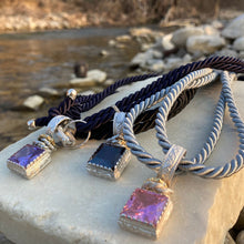 Carica l'immagine nel visualizzatore di Gallery, Ciondolo Puntoluce