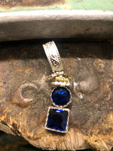 Carica l'immagine nel visualizzatore di Gallery, Ciondolo puntoluce doppio