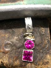 Carica l'immagine nel visualizzatore di Gallery, Ciondolo puntoluce doppio