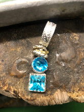 Carica l'immagine nel visualizzatore di Gallery, Ciondolo puntoluce doppio