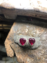 Carica l'immagine nel visualizzatore di Gallery, Orecchino puntoluce cuore