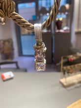 Carica l'immagine nel visualizzatore di Gallery, Ciondolo puntoluce doppio