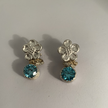 Carica l'immagine nel visualizzatore di Gallery, Orecchino Lottie Light