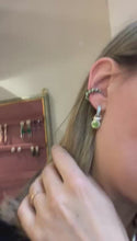 Carica e avvia il video nel visualizzatore di galleria, Ear cuff pavé 2025
